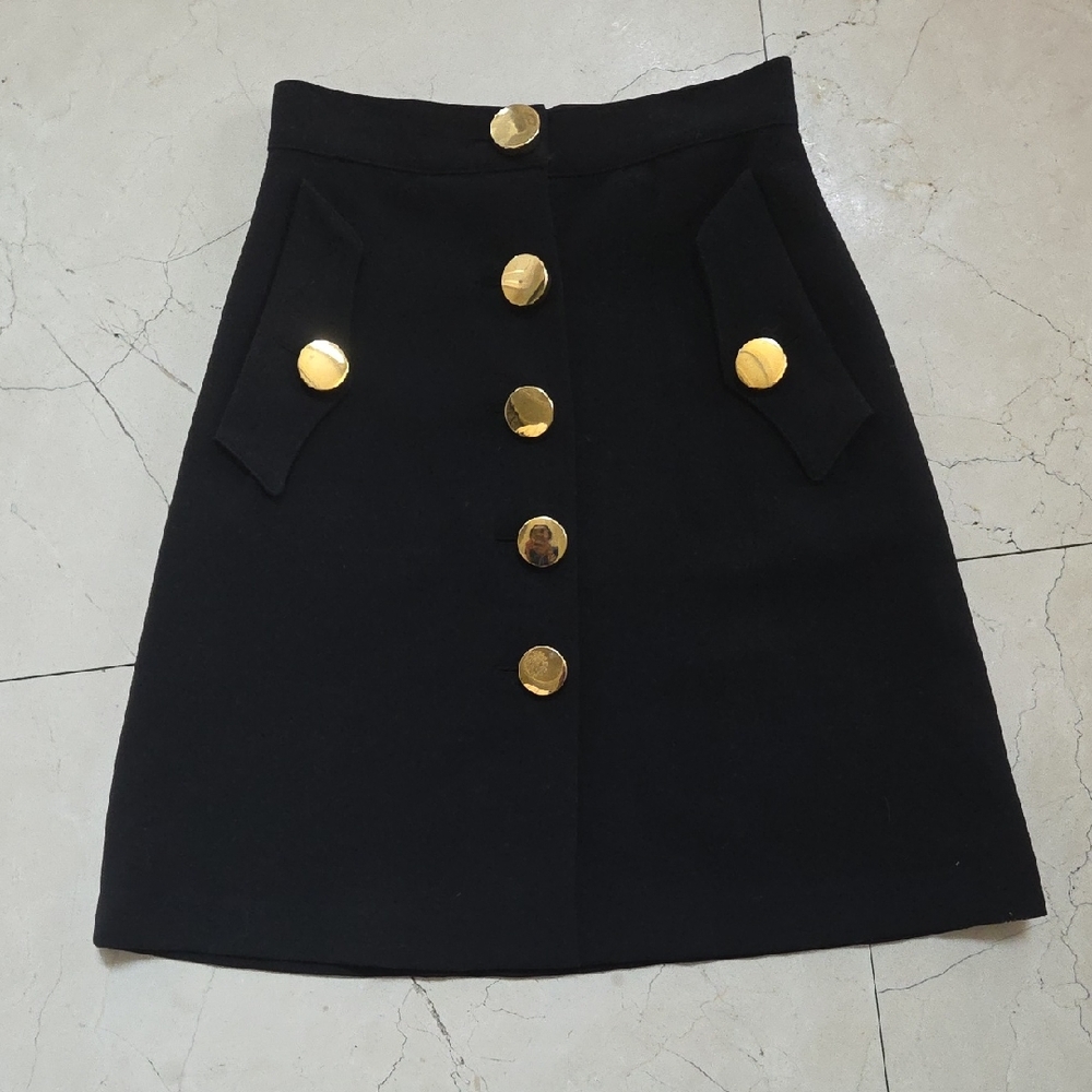 WOMEN'S AKA NEW YORK BLACK KNEE LENGTH SKIRT GOLD BUTTONS SZ XS $150
